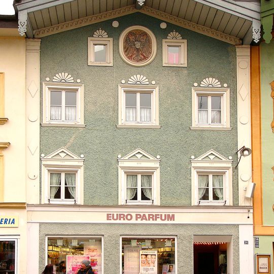 Wohn- und Geschäftshaus