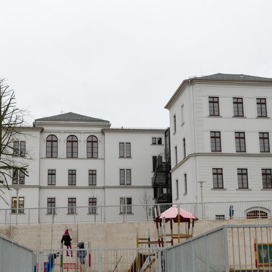 Schulgebäude Lutherplatz 1