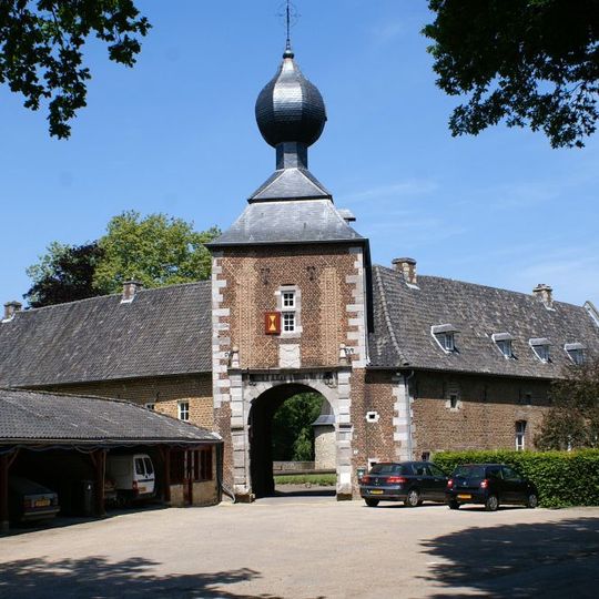 Cortenbach Castle: castle farm