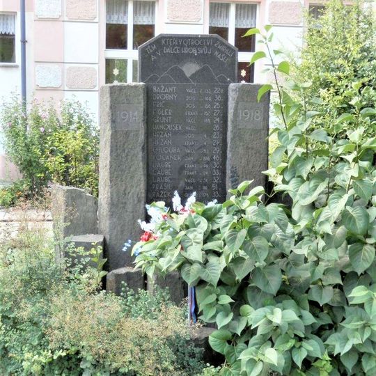 Pomník padlým v Klapý