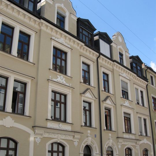 Jahnstraße 22