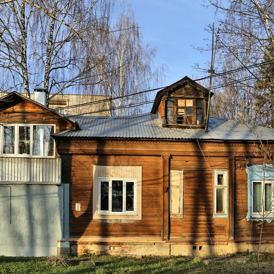 Дом жилой для служащих