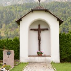 Nischenkapelle mit Kruzifix in Tristach