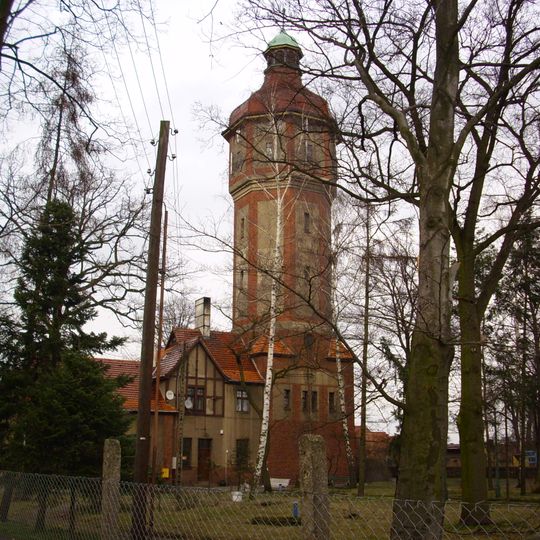 Budynek stacji pomp z mieszkaniem kierownika i wieżą ciśnień