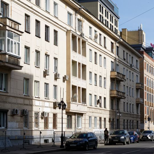 Bakhrushina Street, 1