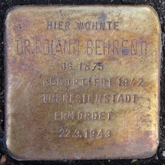 Stolperstein en memoria de Roland Behrend