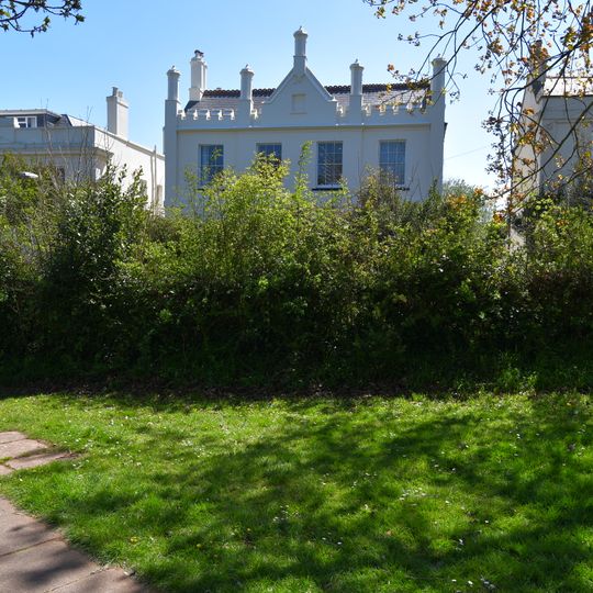 2, Bicton Place