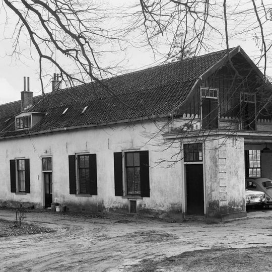 Den Treek: Dienstwoning