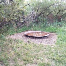 Kovová plastika u cesty z Bílky na Milešovku