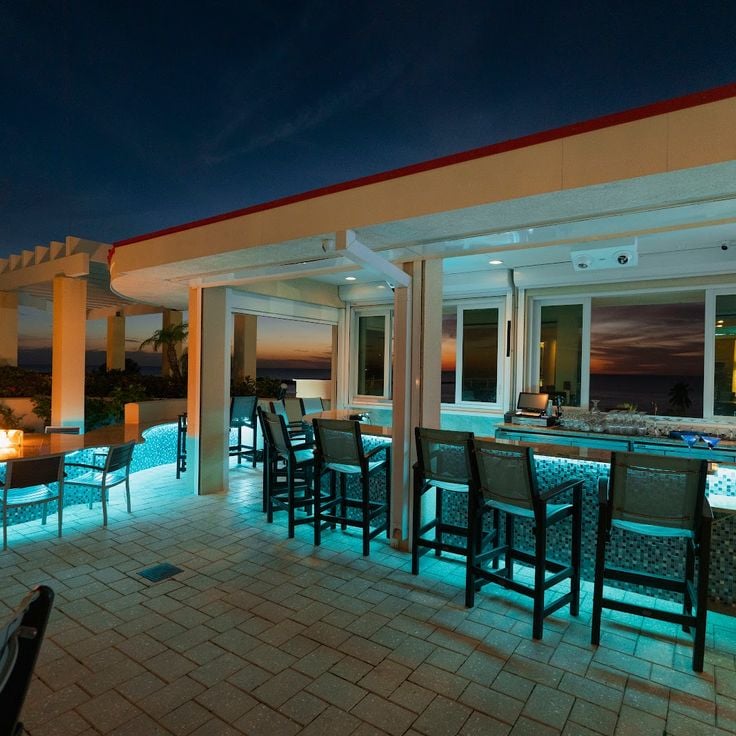 Evy's Terrace Bar and Bistro