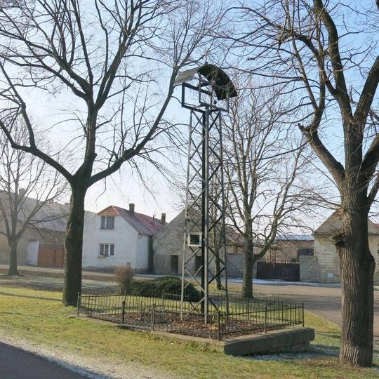 Zvonička na návsi v obci Veltěže