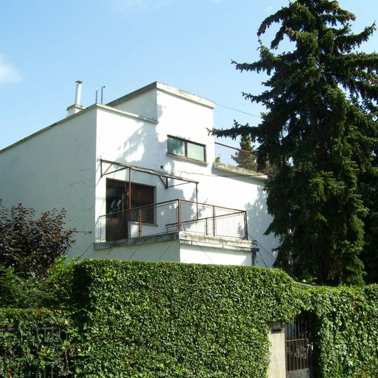 Wohnhaus in der Napraforgó-Straße 15