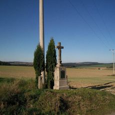 Kříž u Tříklasovic u silnice na Psárov