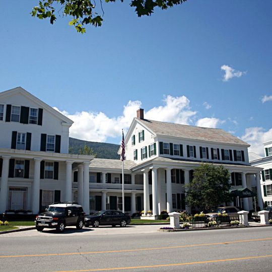 Equinox House Historic District