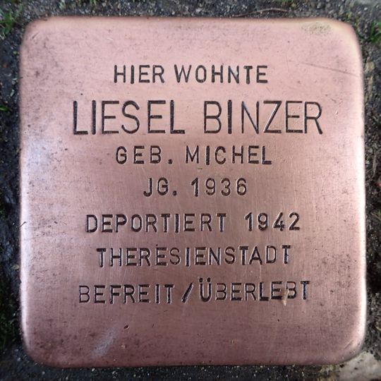 Stolperstein en memoria de Liesel Binzer