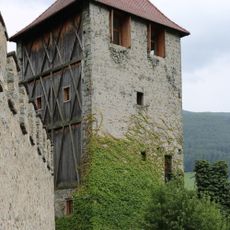 Torturm und Ringmauer von Säben