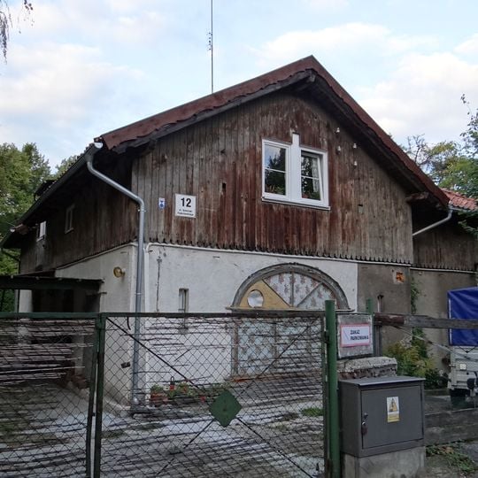 Stajnia, ob. dom mieszkalny