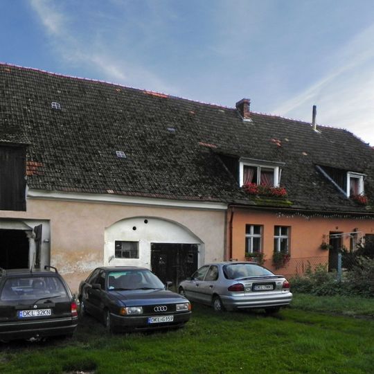 Oficyna mieszkalno-gospodarcza