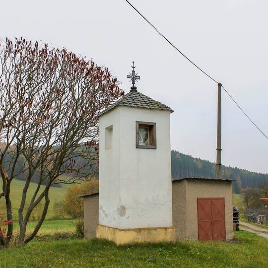 Boží muka ve Hvozdečku na rozcestí