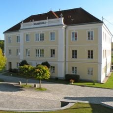 Wohnhaus, ehemalige Schule