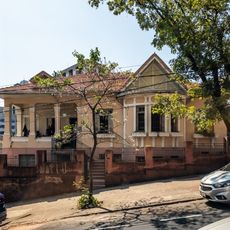 Imóvel à Avenida Álvares Cabral, nº 560