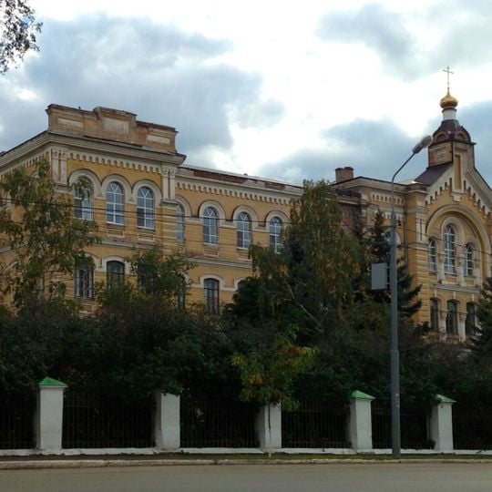 Здание Оренбургского высшего военного авиационного Краснознамённого училища лётчиков
