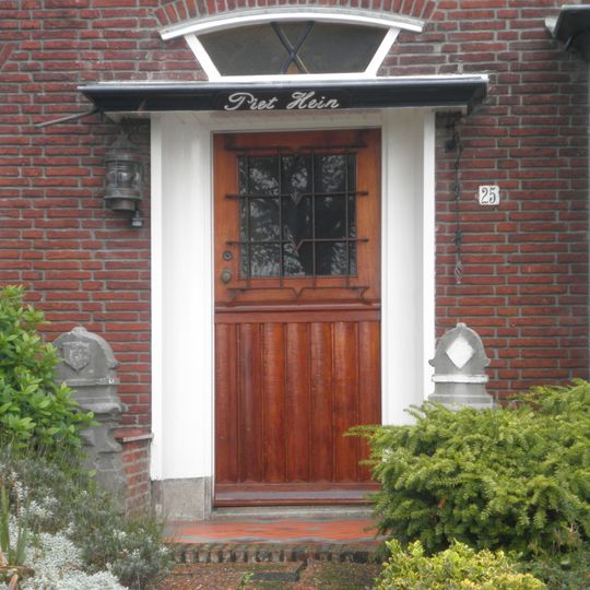 Stoepstenen voor Willem Barentszkade 25