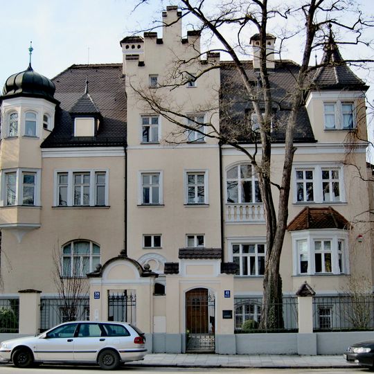 Malerische Doppelvilla