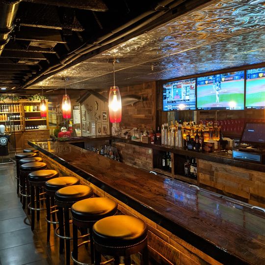 LUKE's 32 Bridge Food + Drink