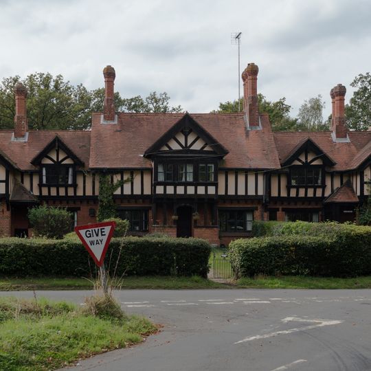 Central Cottage  High View  Martineau Cottage