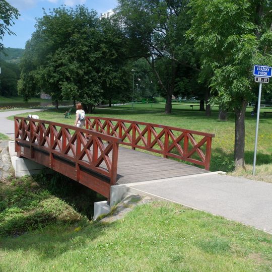 Mostek přes Vrážský potok před ústím do Berounky