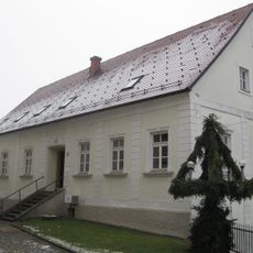 Župnišče Trg osvoboditve 13