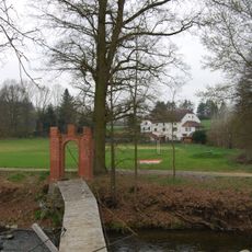 Lávka přes Mastník u zámku Radíč