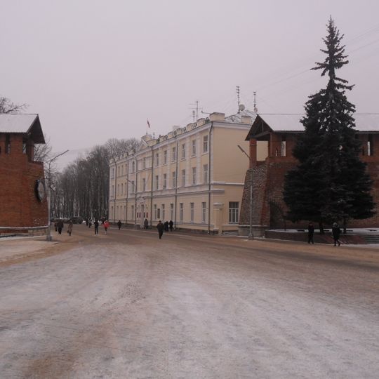 Oktyabrskoy Revolyutsii Street 1/2, Smolensk
