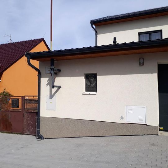 Pamětní deska F. A. Maxy ve Vejprnicích