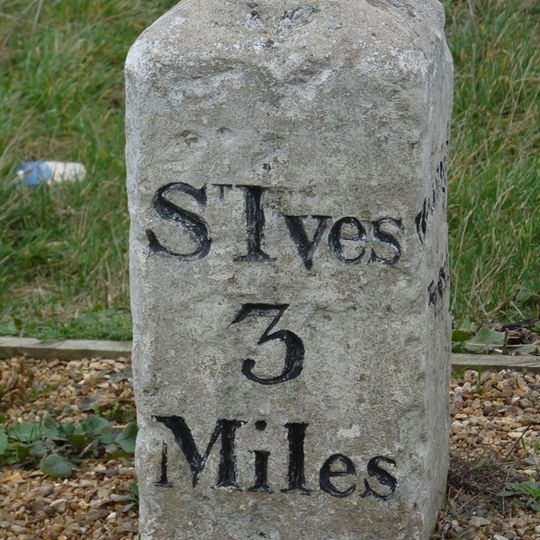 Milestone, mile N of Hilton