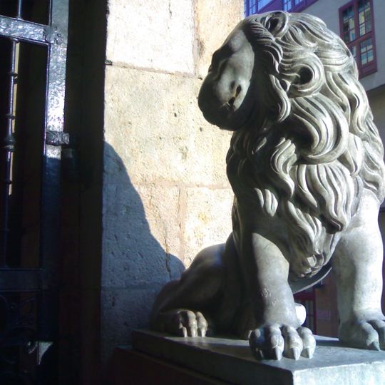 León