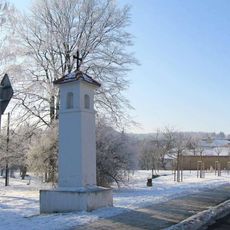 Boží muka ve Slatinicích naproti Obecnímu úřadu