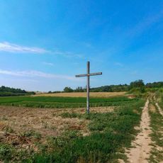Dřevěný kříž na okraji Valtic