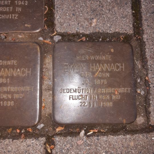 Stolperstein en memoria de Emmy Hannach