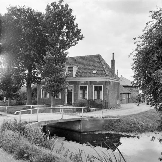 Zuideinde 12, Aarlanderveen