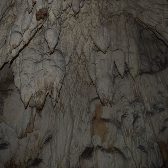 Ravništarka cave