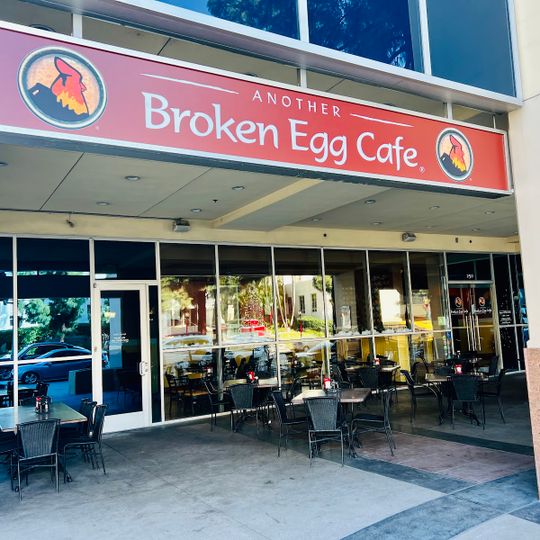 Broken Egg Cafe