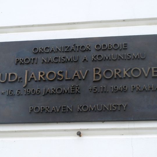 Pamětní deska Jaroslavu Borkovcovi v Jaroměři