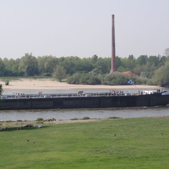 De Bunswaard: schoorsteen met steenoven