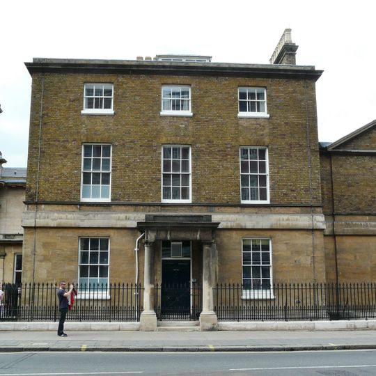 Buckingham Palace Lodge To North Of Entrance To Royal Mews Buckingham Palace Lodges North And South Entrance To Royal Mews