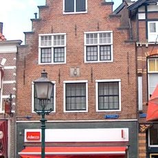 Huis met hoge trapgevel