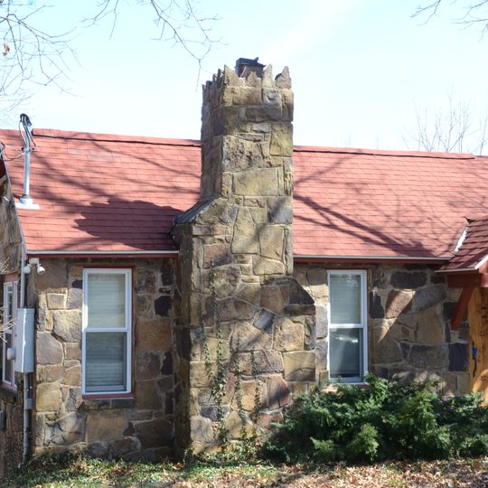 Mount Sequoyah Cottages