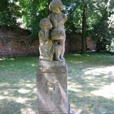 Ogród z elementami małej architektury