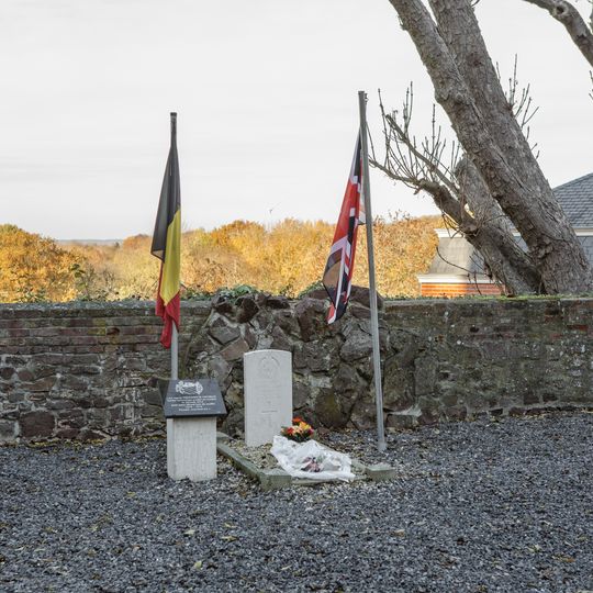 Montignies-sur-Roc Churchyard